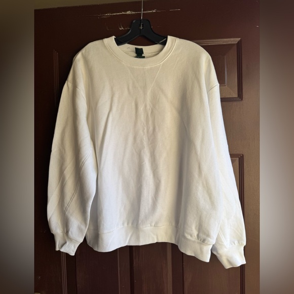 Wild Fable NWT White Sweatshirt Size Medium - Picture 1 of 5